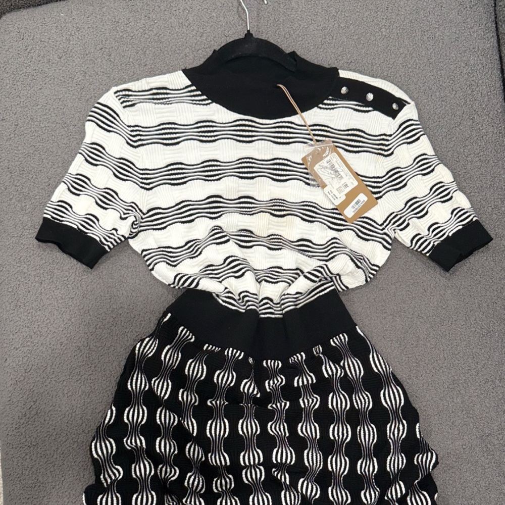 Boss Wave Pattern Short Sleeve Dress